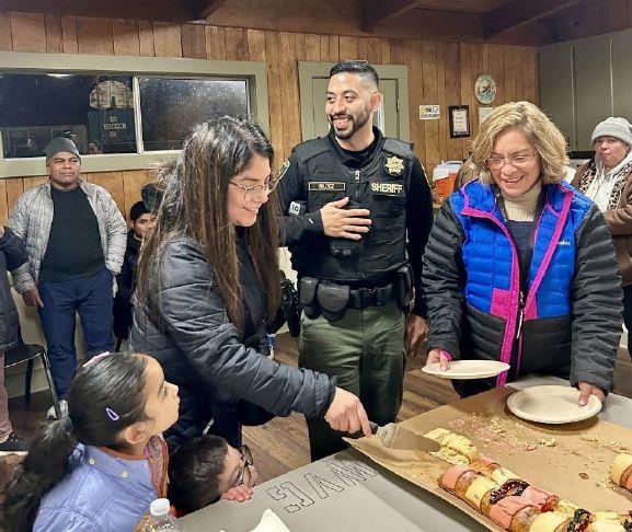 Deputies join Mexican celebration in Wood Village