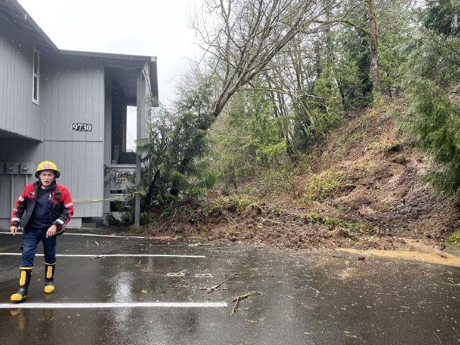Portland landslide forces apartment evacuation amid Oregon atmospheric river